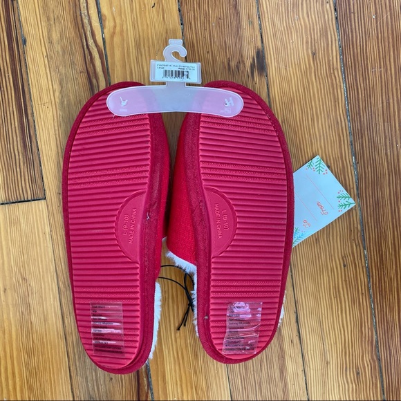 Red Snowflake Winter Fuzzy House Slippers - Picture 3 of 3